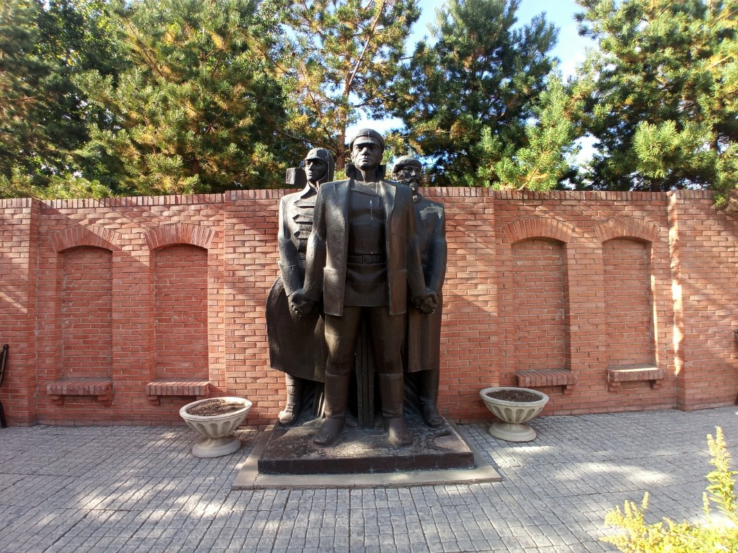 «Азамат соғысы жылдары қаза тапқан қостанайлықтарға арналған» ескерткіш